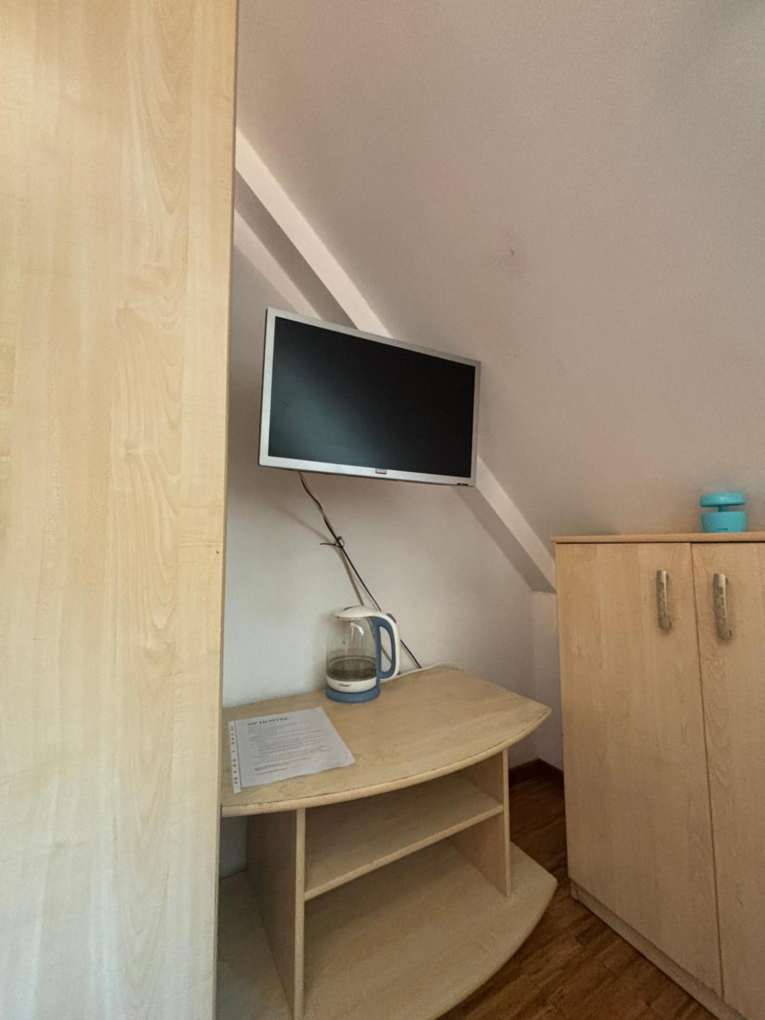 Hostel Nuove Frontiere Nysa Exterior foto